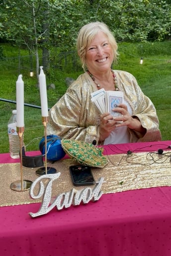 Gallery photo 3 of Tarot Card Reader Angela Lucy