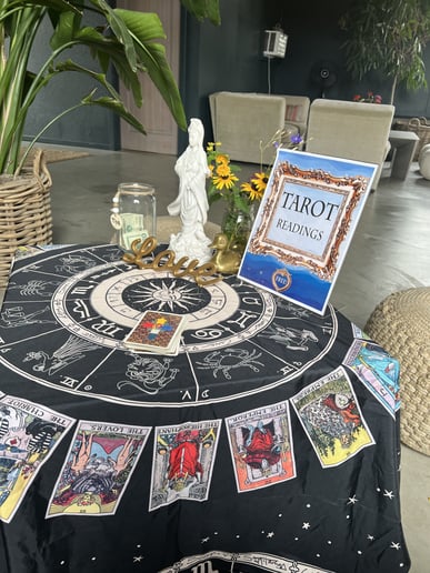 Gallery photo 30 of Prosperi Tea and Tarot