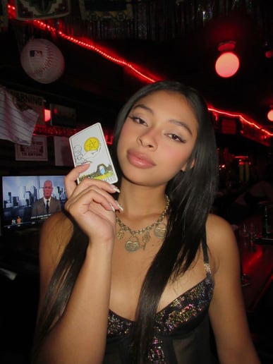 Gallery photo 2 of Tarot Card Reader