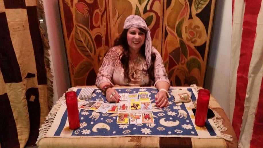 Gallery photo 4 of Tarot Card Reader