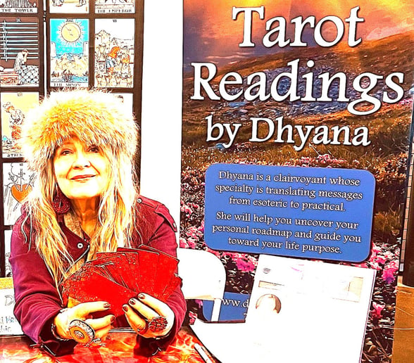 Gallery photo 2 of Tarot Oracle Queen