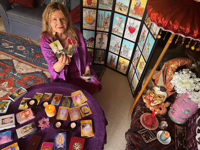 Gallery photo 6 of Tarot Oracle Queen