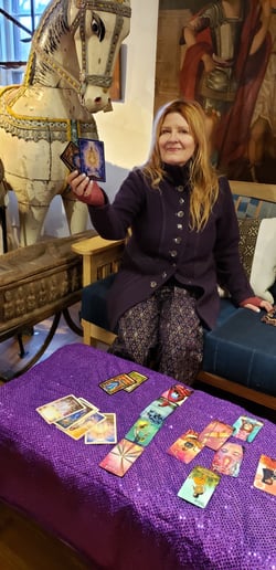 Gallery photo 8 of Tarot Oracle Queen