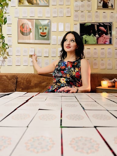 Gallery photo 1 of Tarot Reader - Chelsey Ng