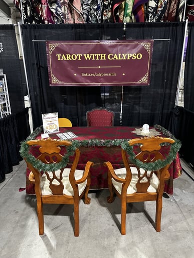 Gallery photo 9 of Tarot With Calypso