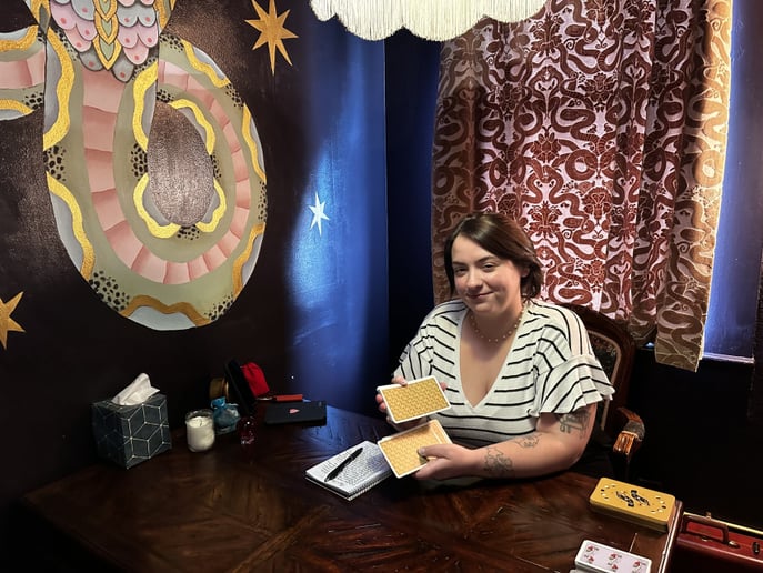 Gallery photo 3 of Tarot With Calypso