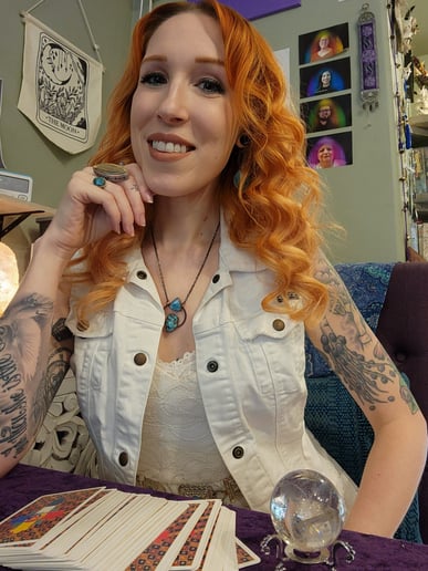 Gallery photo 4 of Tarot with Heather