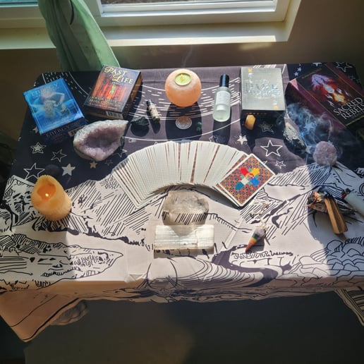 Gallery photo 2 of Tarot with Heather