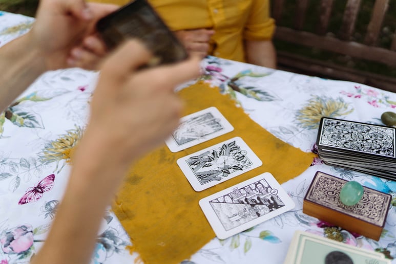 Gallery photo 1 of Tarot with Myk