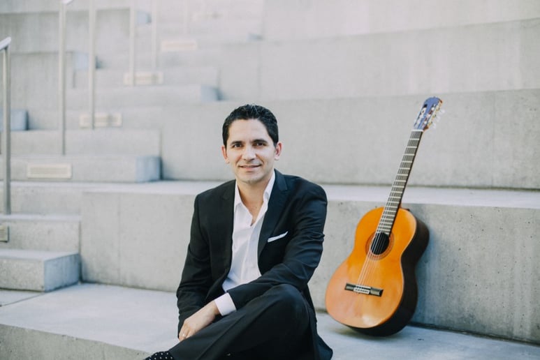 Gallery photo 9 of Tavi Jinariu, Los Angeles Classical Guitarist