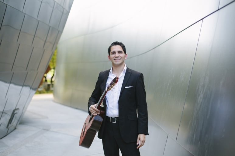 Gallery photo 8 of Tavi Jinariu, Los Angeles Classical Guitarist