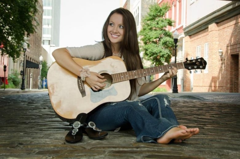 Gallery photo 2 of Tayllor Hanson