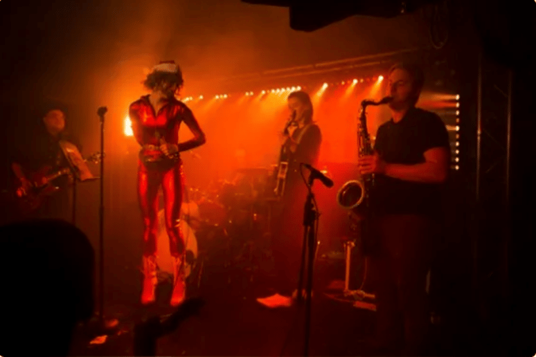 Gallery photo 9 of Taylor - Singing Saxophonist
