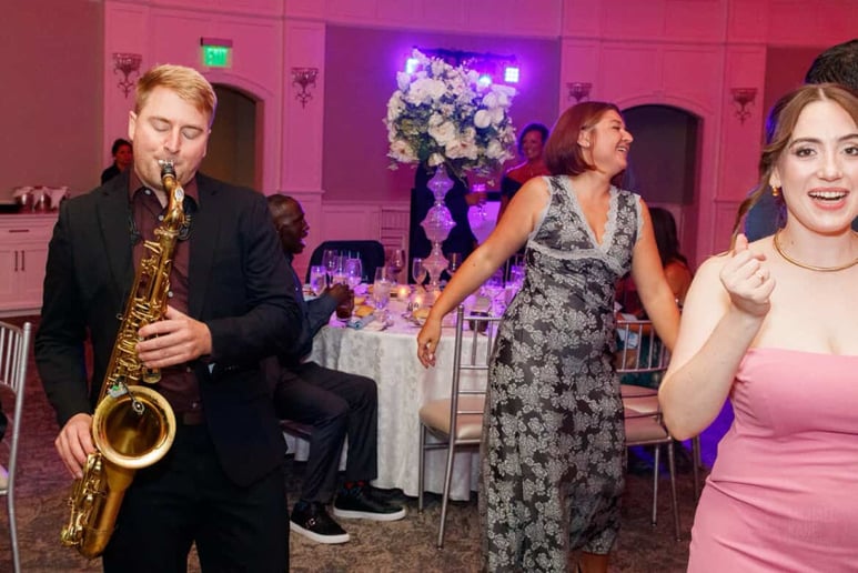 Gallery photo 1 of Taylor - Singing Saxophonist