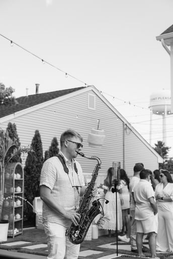 Gallery photo 6 of Taylor - Singing Saxophonist