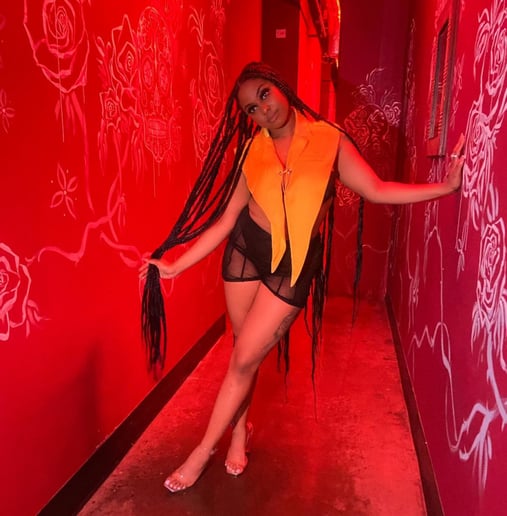 Gallery photo 4 of Taylor Nai