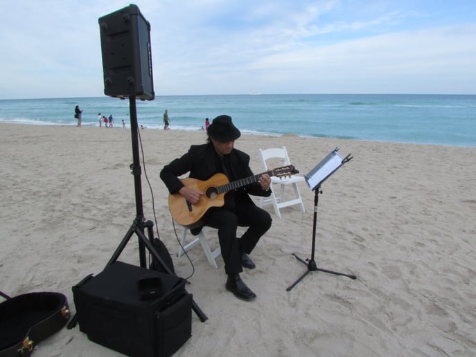 Gallery photo 3 of Teddy Manrique