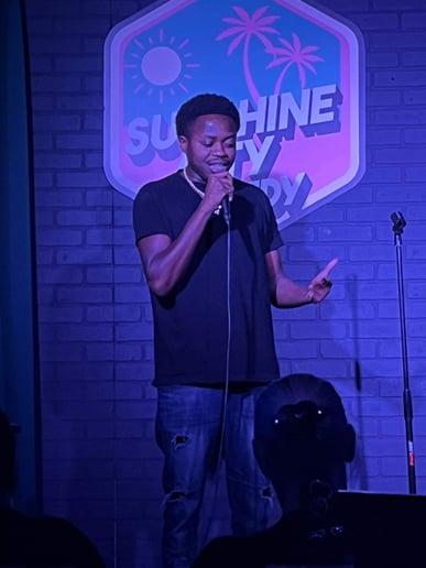 Gallery photo 4 of Telling jokes or entertaining crowds