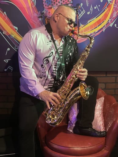 Gallery photo 3 of Tenor Tank on Sax