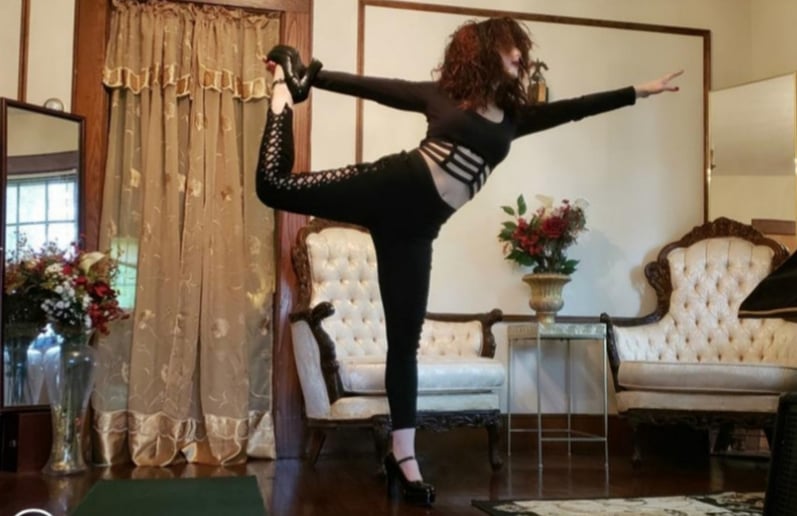 Gallery photo 9 of T T [Backup Performer & Hair/Makeup Artist for Michael Jackson acts]