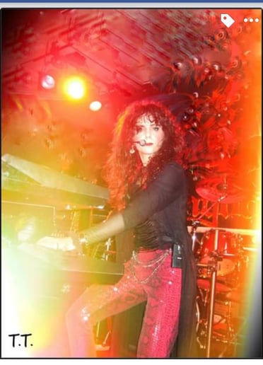 Gallery photo 4 of T T [Backup Performer & Hair/Makeup Artist for Michael Jackson acts]