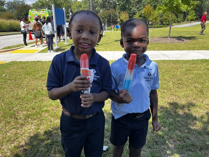 Gallery photo 8 of TezzyPooh’s Ice Cream Truck