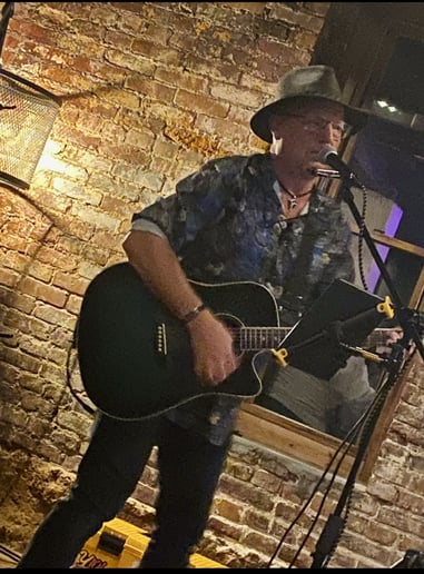 Gallery photo 1 of Thad Requet - Singer/Songwriter