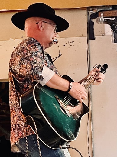 Gallery photo 2 of Thad Requet - Singer/Songwriter