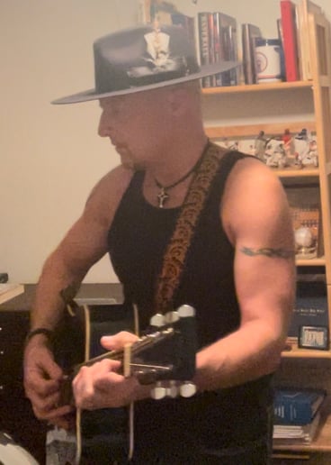 Gallery photo 4 of Thad Requet - Singer/Songwriter