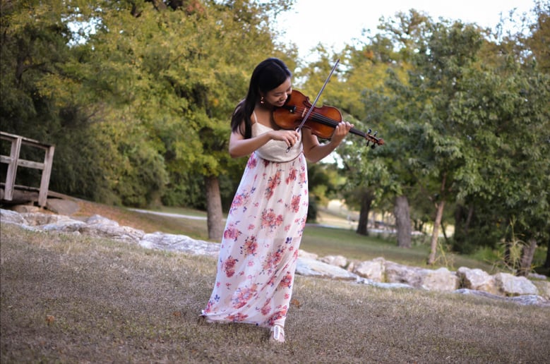 Gallery photo 5 of Thao Pham - Violinist
