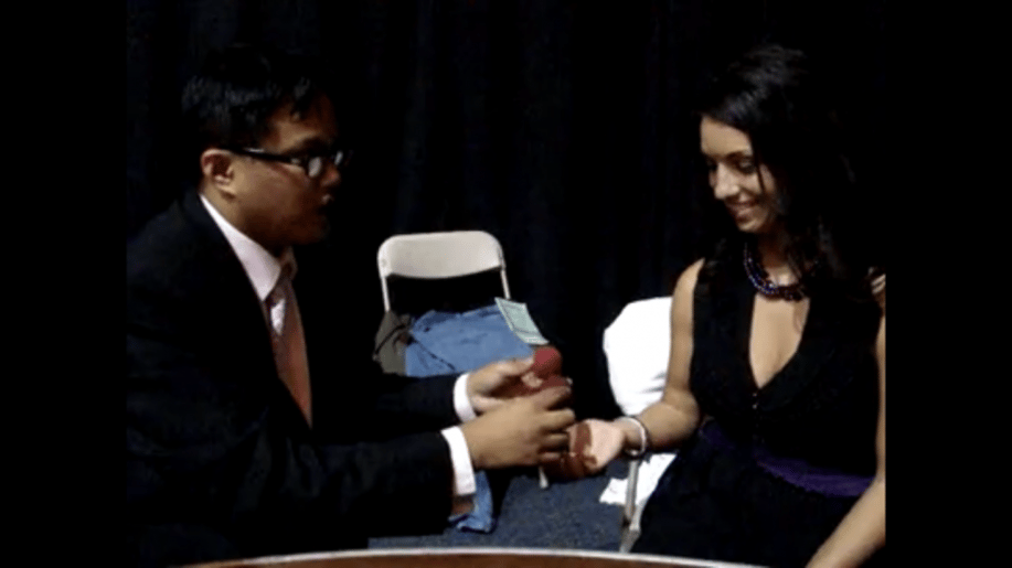 Gallery photo 7 of That Amazin’ Asian Comedy Magic Show
