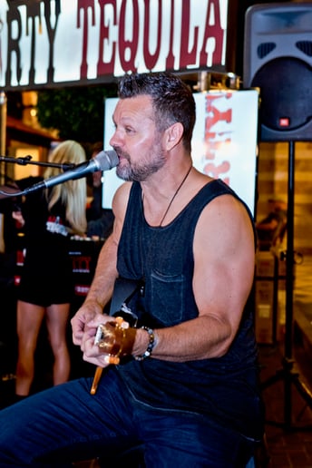 Gallery photo 1 of That Vegas Guitar Guy