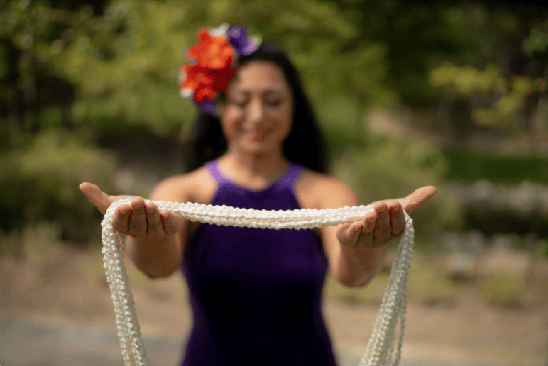 Gallery photo 7 of The 6-Islands Dancer