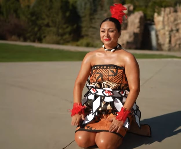 Gallery photo 1 of The 6-Islands Dancer