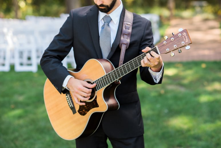 Gallery photo 3 of The Acoustic Crooner