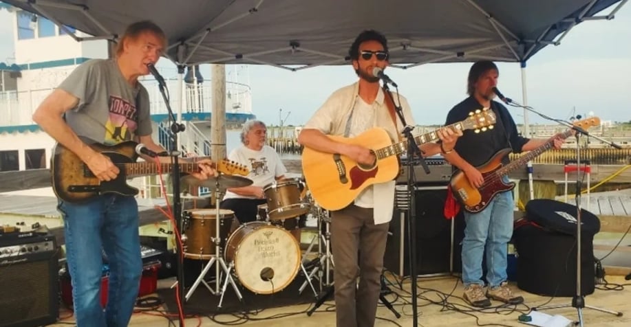 Gallery photo 9 of Adam George Acoustic