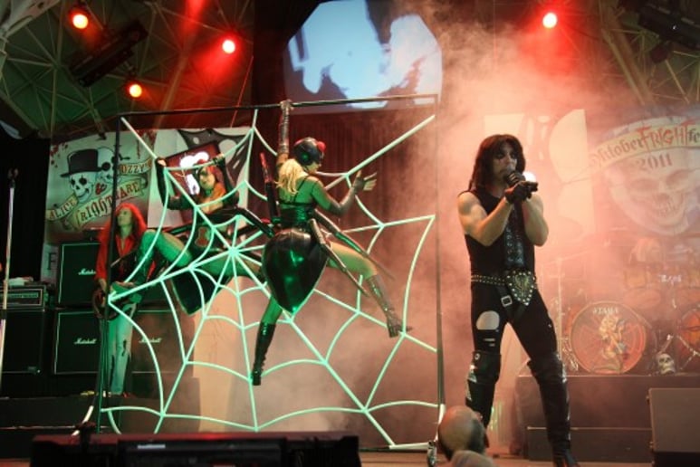Gallery photo 3 of the Alice Cooper Experience (tribute band)