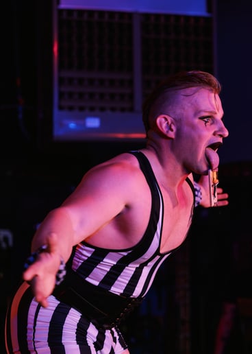 Gallery photo 7 of The Appalachian Circus StrongMx