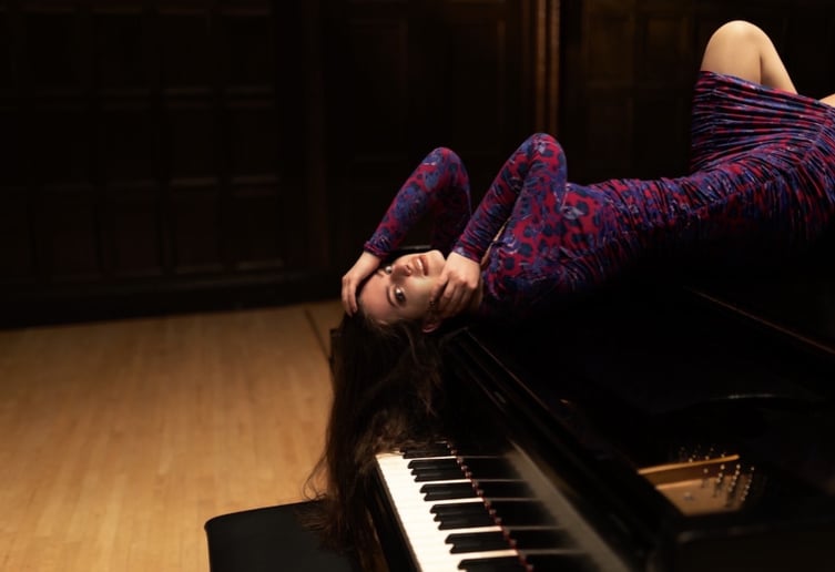 Gallery photo 2 of Piano Diva | Luxury Pianist