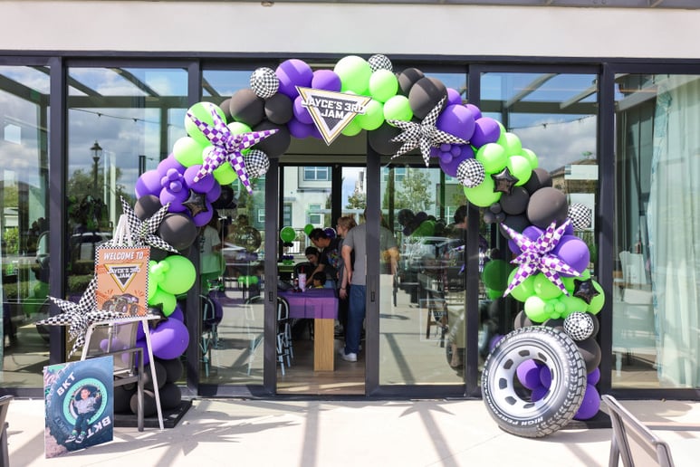 Gallery photo 5 of The Balloon Pop Co.