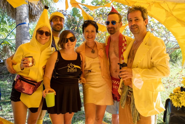 Gallery photo 2 of 🍌 The Banana at Your Door