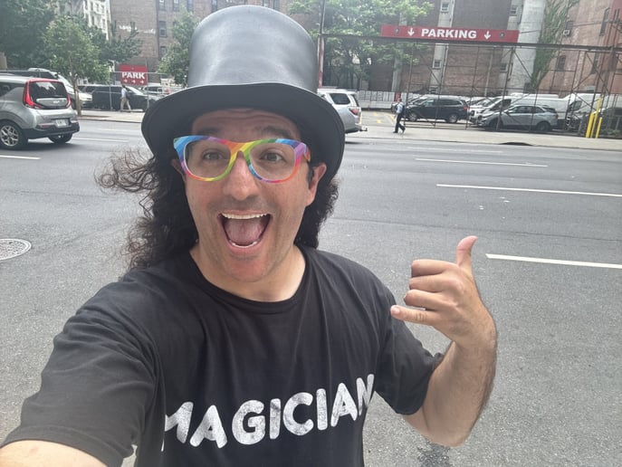 Gallery photo 8 of The Red Hat Magician