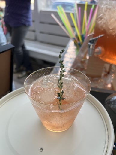 Gallery photo 10 of The Boozy Pineapple
