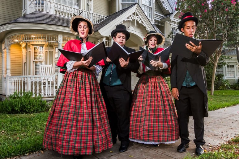 Gallery photo 2 of The Candlelight Carolers