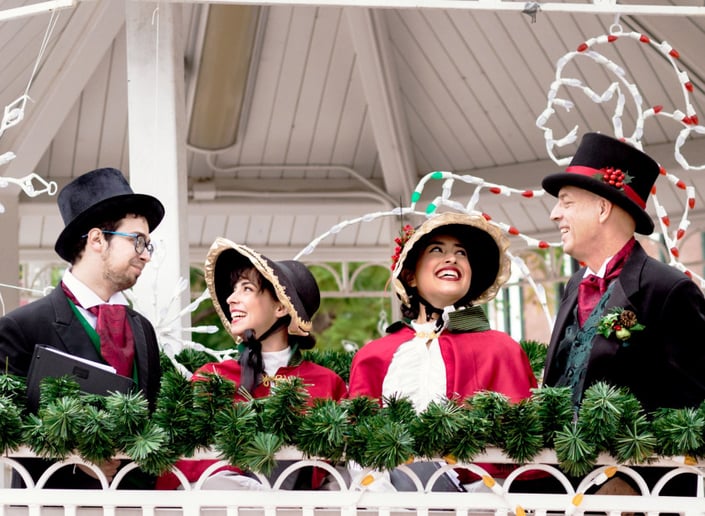 Gallery photo 1 of The Candlelight Carolers