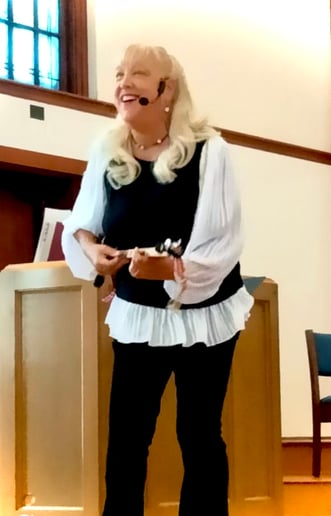 Gallery photo 3 of The Canjo Woman of Tennessee