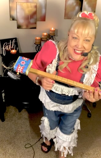 Gallery photo 9 of The Canjo Woman of Tennessee