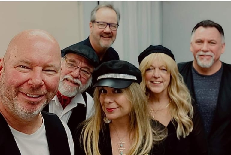 Gallery photo 2 of The Chain - A Fleetwood Mac Experience