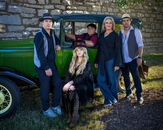 Gallery photo 2 of The CHAIN Premier Fleetwood Mac Tribute