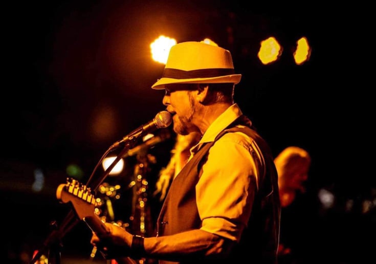Gallery photo 8 of The CHAIN Premier Fleetwood Mac Tribute